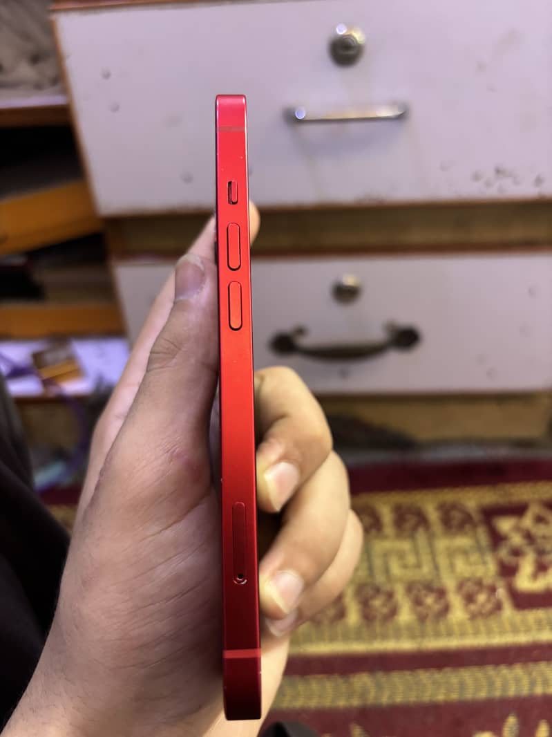 Apple iPhone 13 2