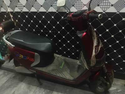 Crown EV Scooter for sale