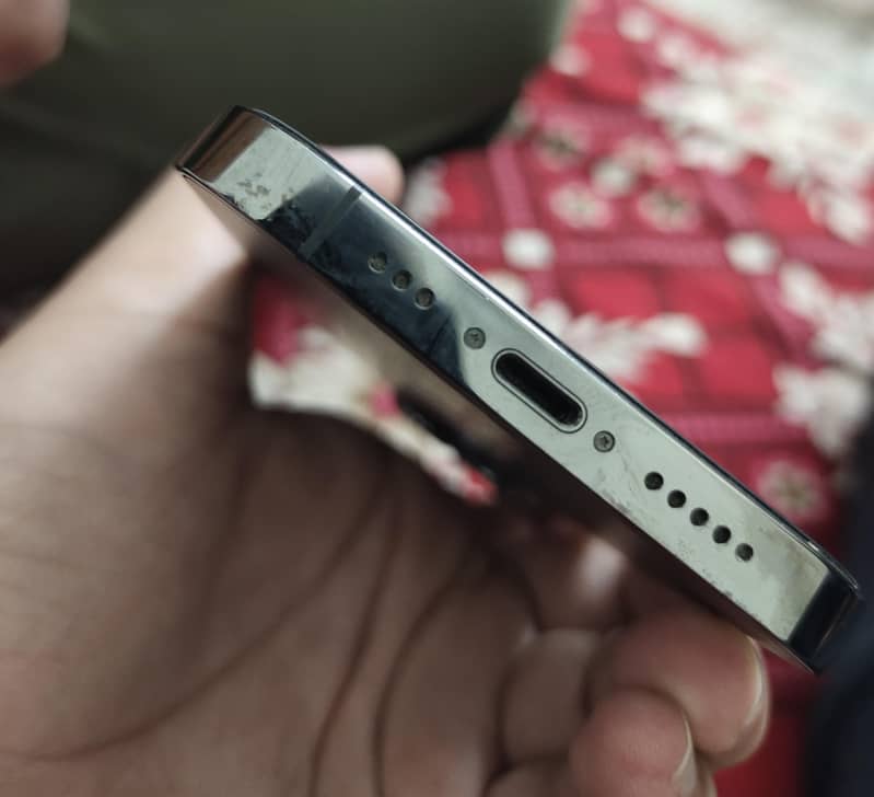 Apple iPhone 13 Pro 1