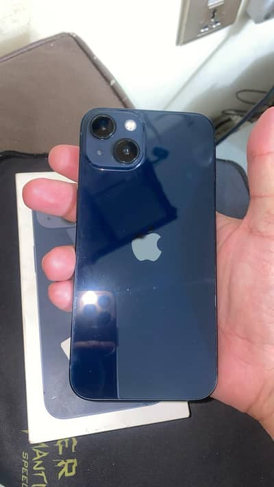 Apple iPhone 13