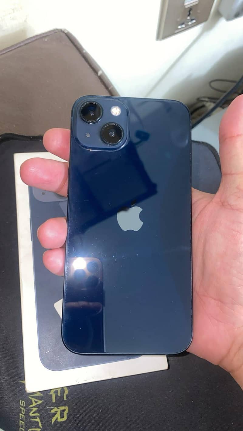 Apple iPhone 13 0