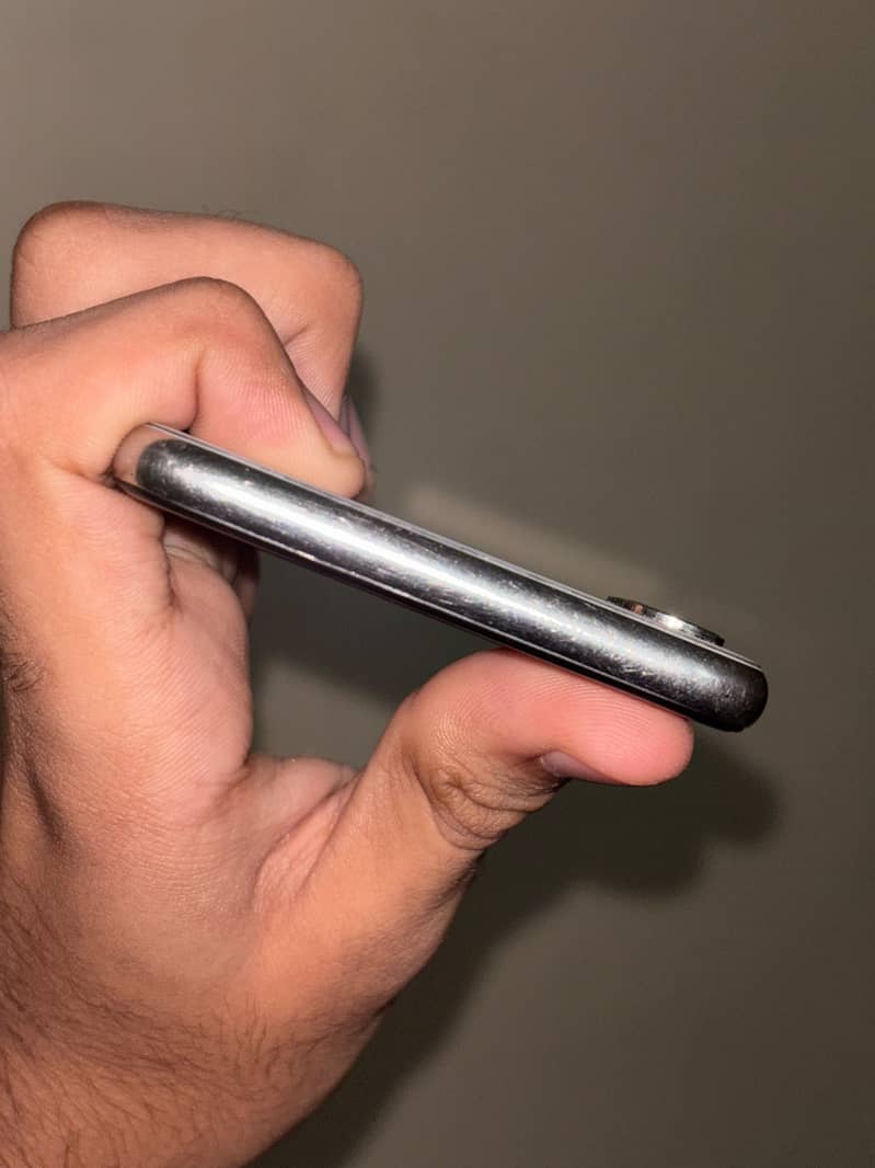 Apple iPhone X 4