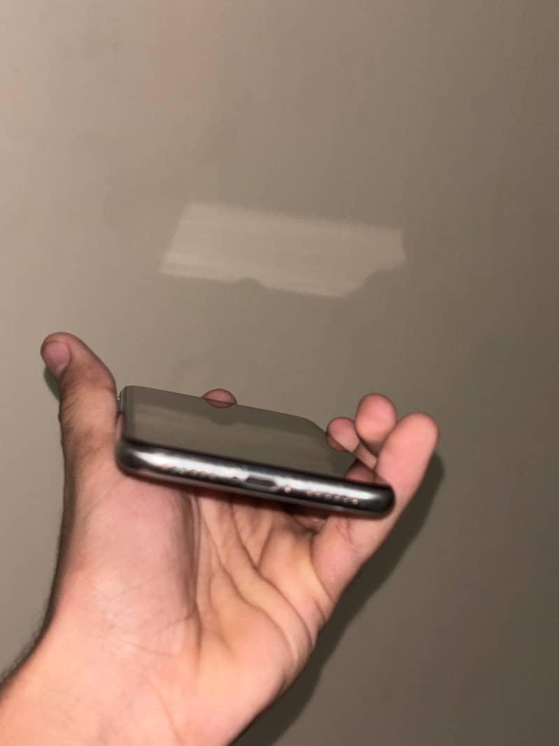 Apple iPhone X 3