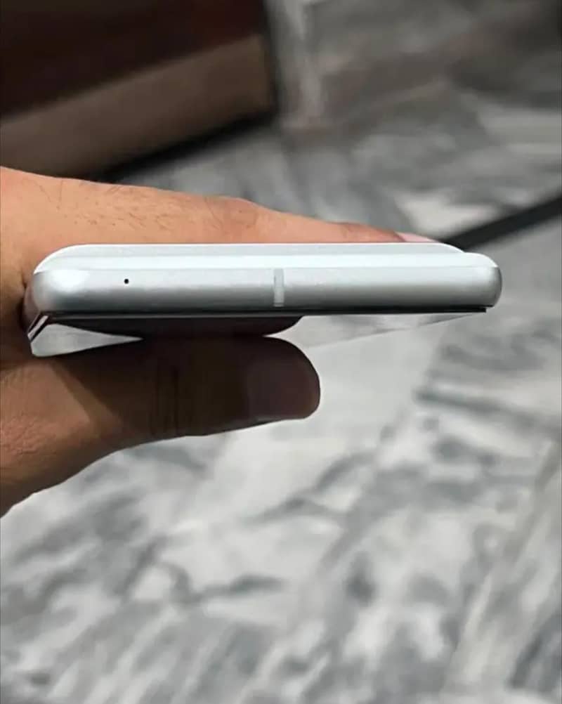 Google Pixel 7 4