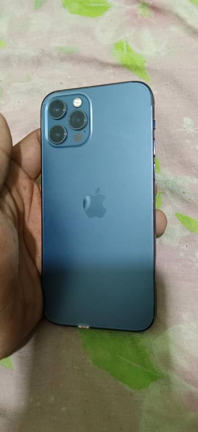 Apple iPhone 12