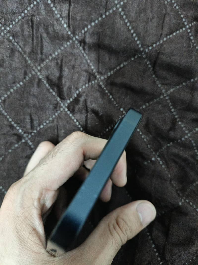 Apple iPhone 12 5