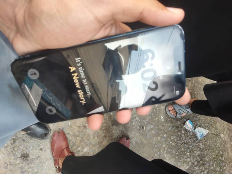 Apple iPhone 12 1