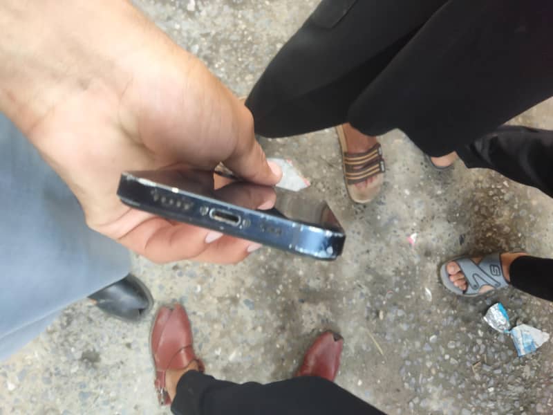 Apple iPhone 12 2