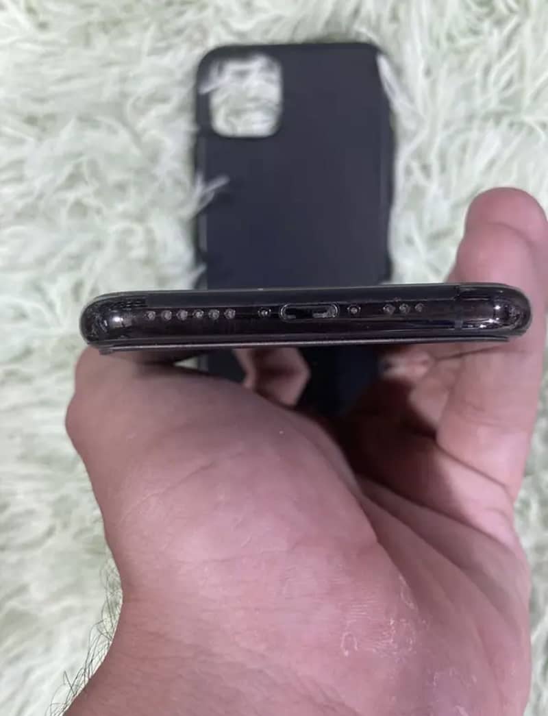 Apple iPhone 11 Pro 3