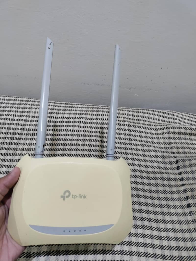 Internet Router (TP-Link) 0