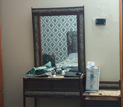 Iron rod used Bed + dressing + site table