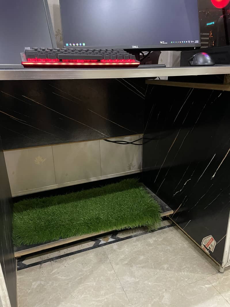 Computer Table 4