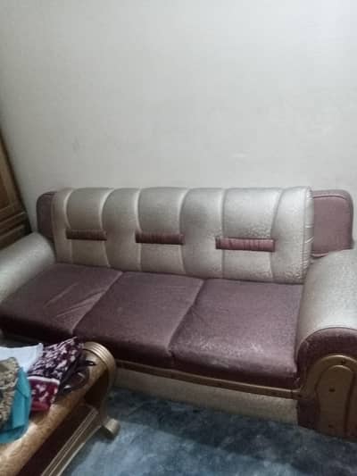 3 Seater Sofa for Sale – 6 Years Old, Excellent Condition