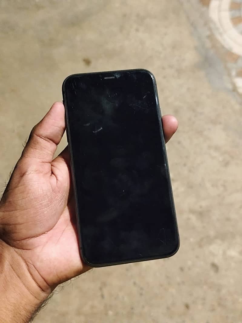 Apple iPhone 11 3