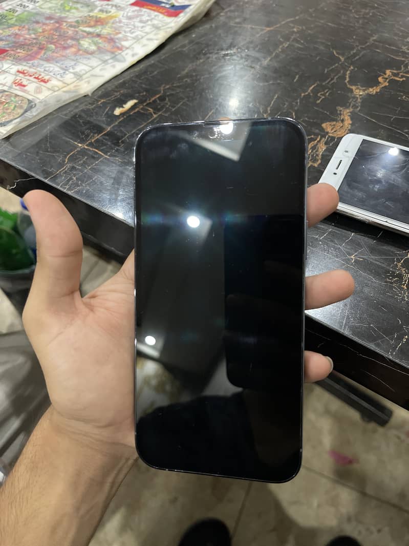 Apple iPhone 13 Pro Max 4
