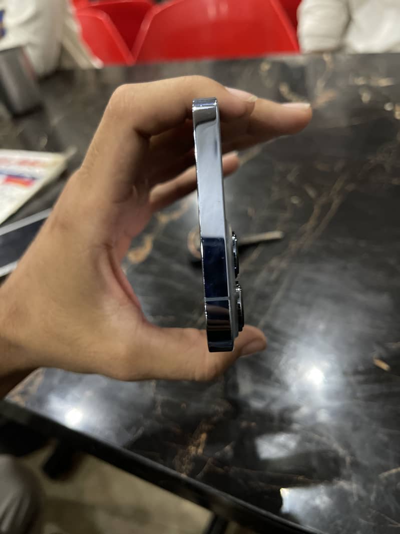 Apple iPhone 13 Pro Max 6