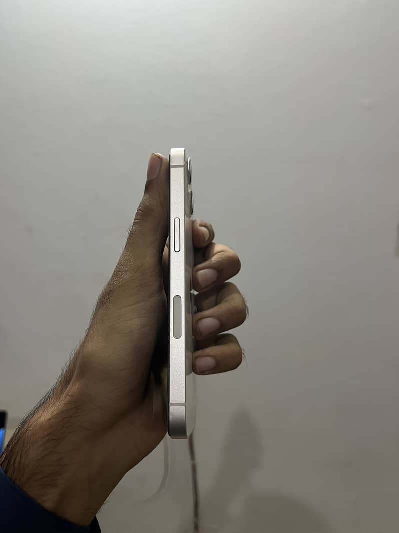 Apple iPhone 13 1