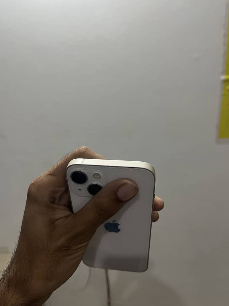 Apple iPhone 13 3