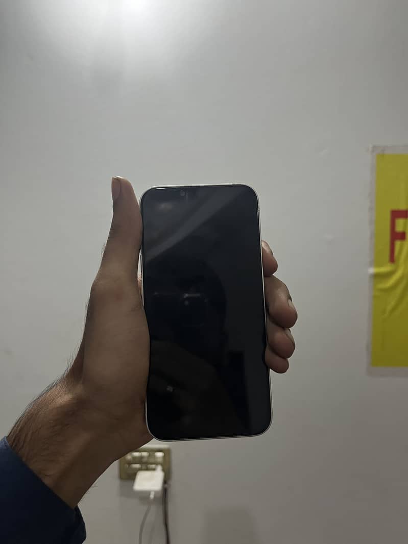 Apple iPhone 13 4
