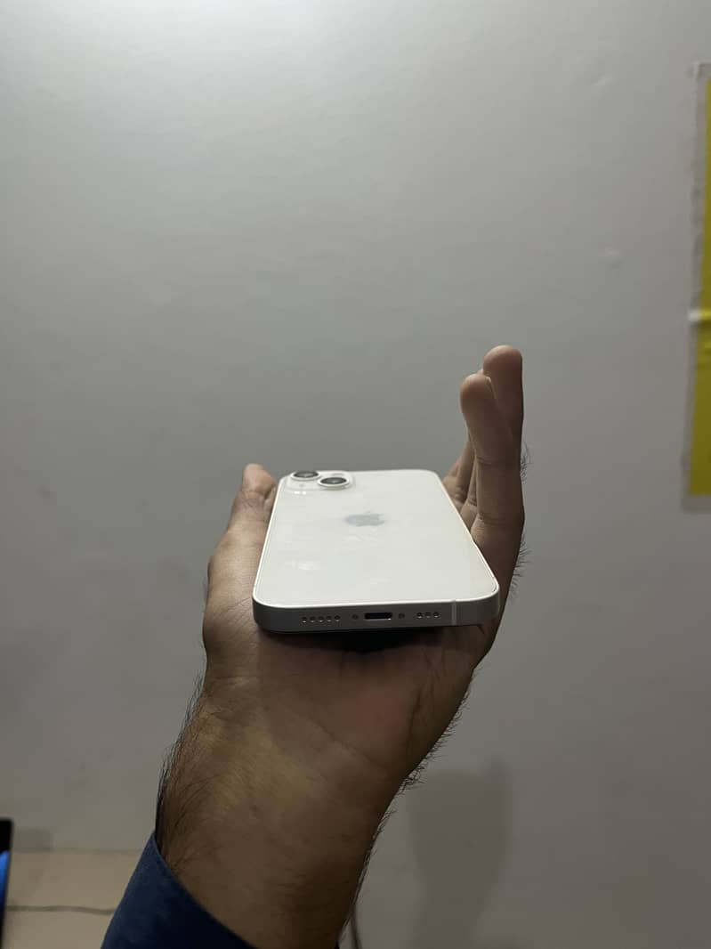 Apple iPhone 13 5
