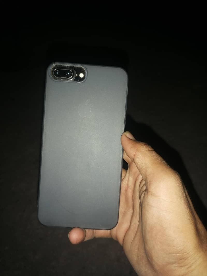 Apple iPhone 7 Plus 1