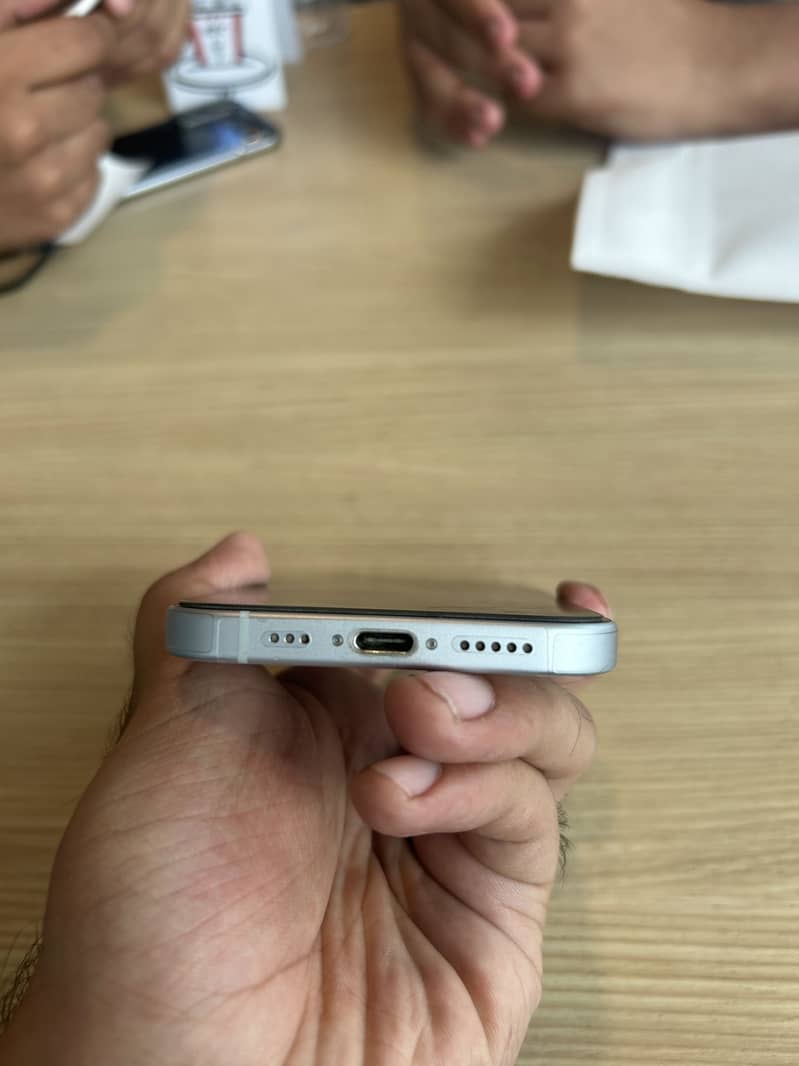 Apple iPhone 15 3