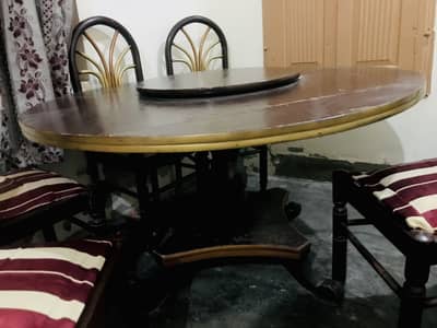 Dining With Chairs