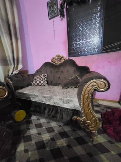 7 seter crown shape with cushion nd sofa cover
