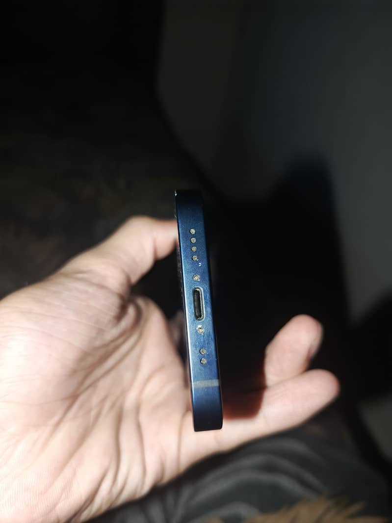 Apple iPhone 12 mini 1
