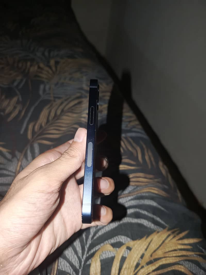 Apple iPhone 12 mini 2