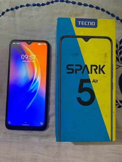 tecno spark 5 air  2gb 32gb with box for normal use and hotspot