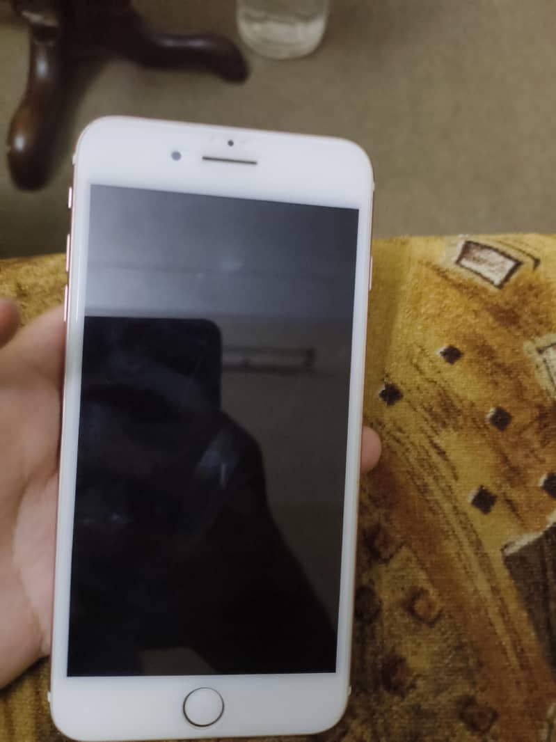 Apple iPhone 7 Plus 1