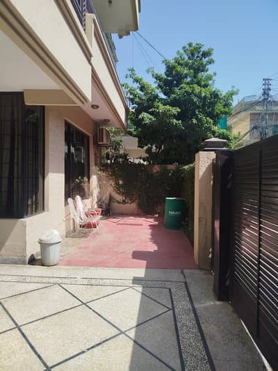 {Prime location 272 Marla} 12 Marla house