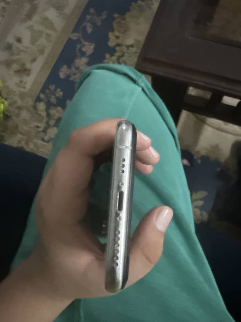 Apple iPhone X 3