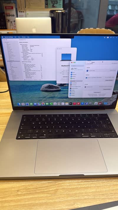 Apple Macbook pro M2 Pro Chip 16/512