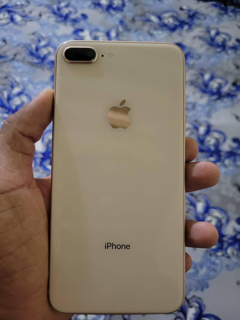 Apple iPhone 8 Plus 1