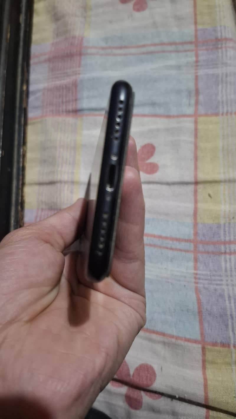 Apple iPhone 7 1
