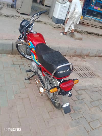 Honda.   cd 70