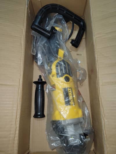 Dewalt 7 in 9 Variable polisher original brand new