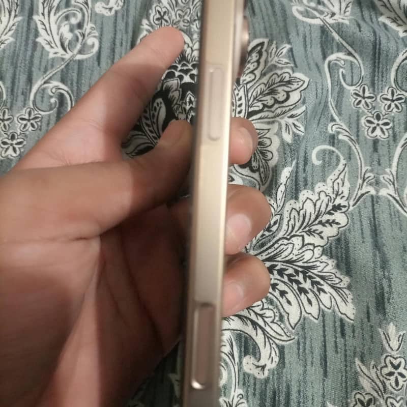 Apple iPhone 16 Pro Max jv 7