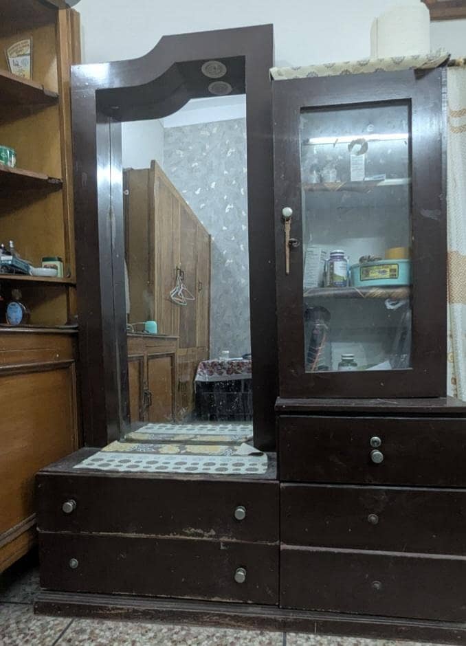 Dressing Table with cabinet 1