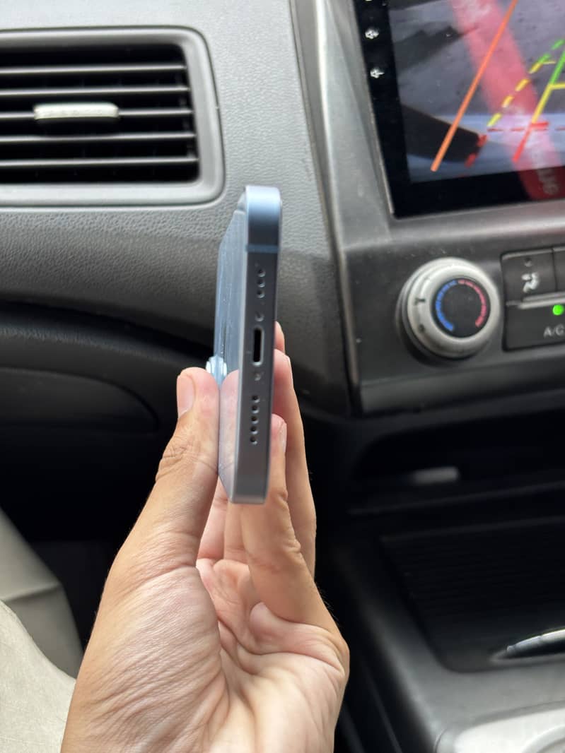 Apple iPhone 14 4