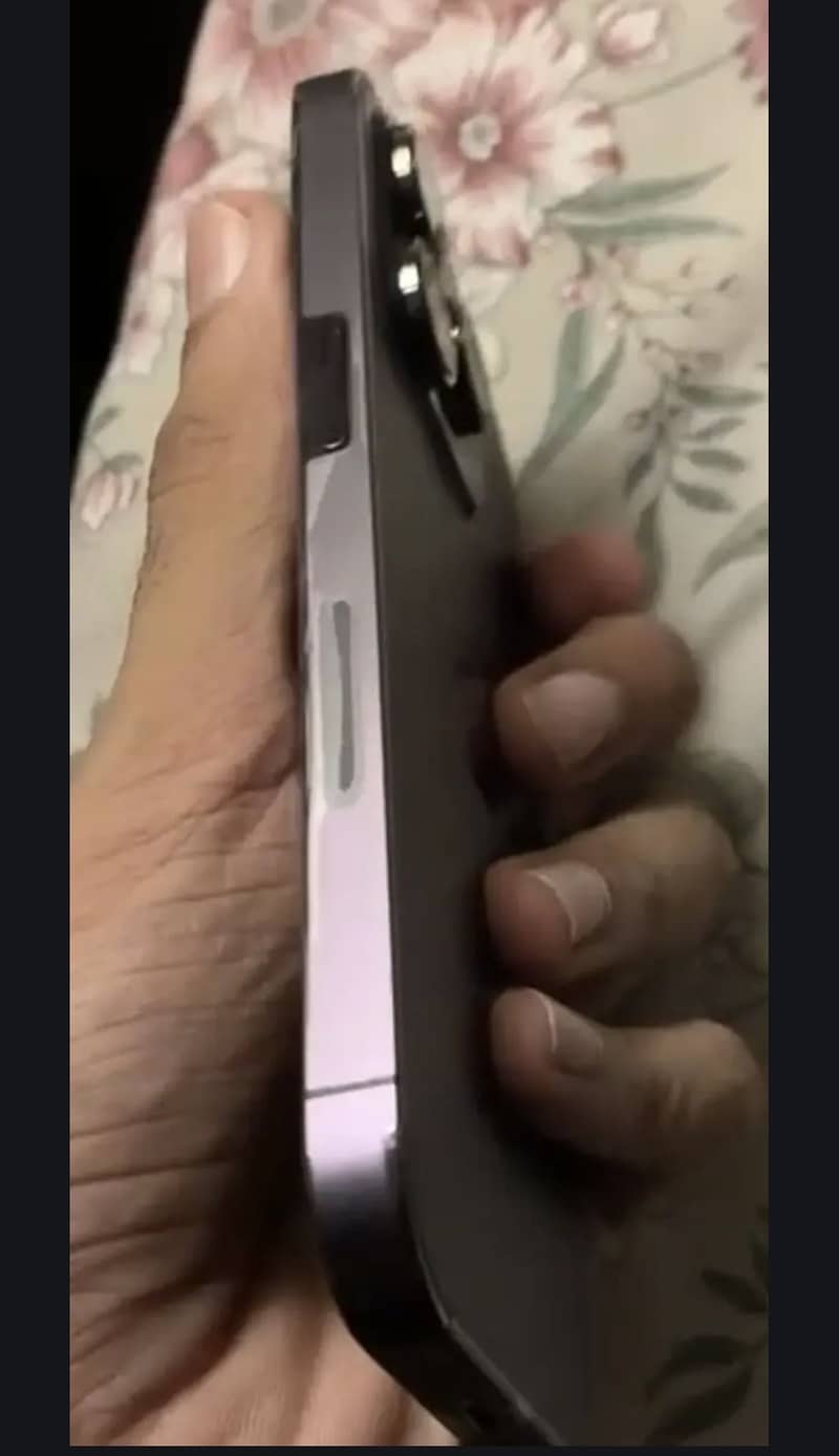 Apple iPhone 14 Pro 1