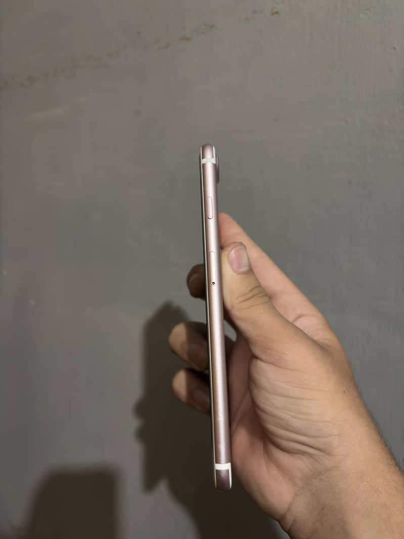 Apple iPhone 7 Plus 5
