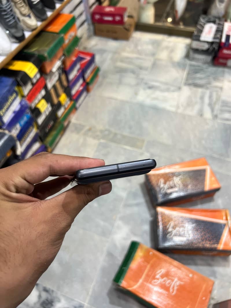Google Pixel 7 5
