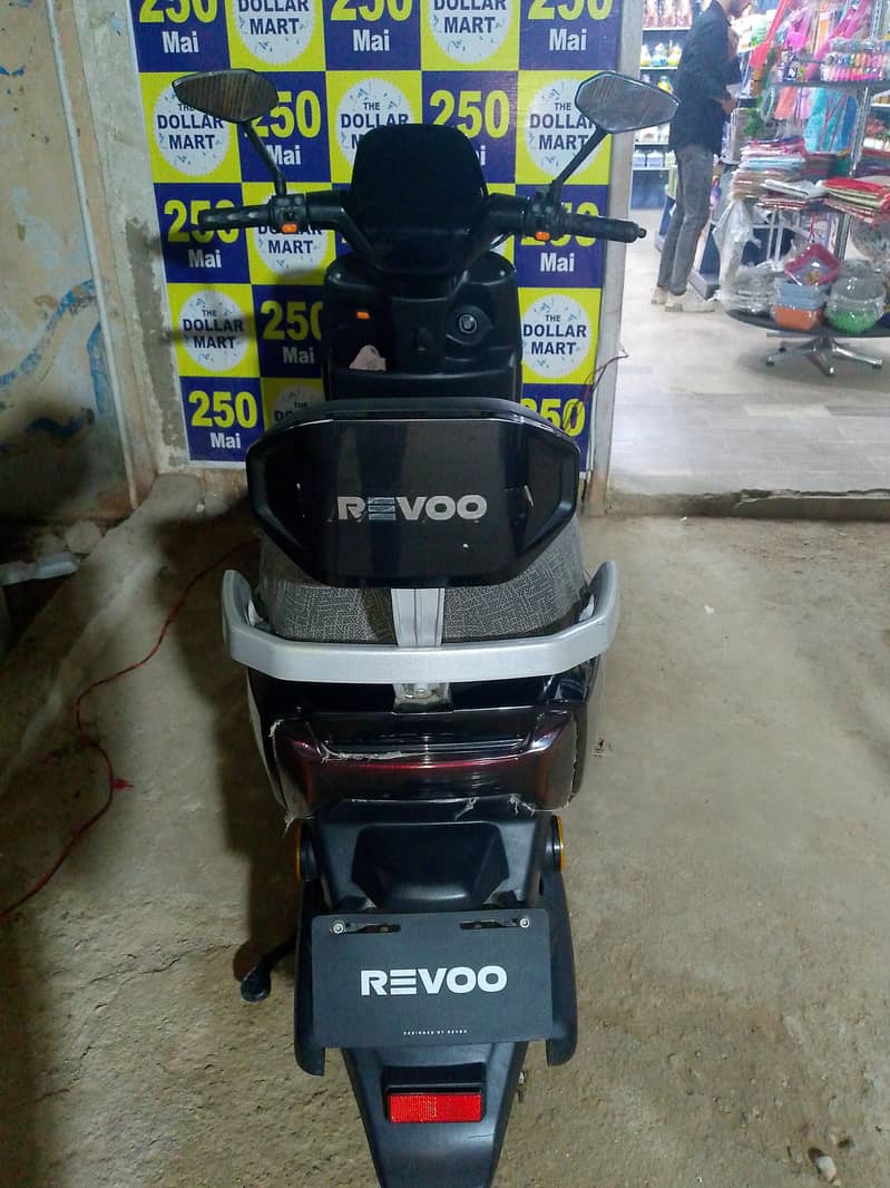 Revoo A12 3