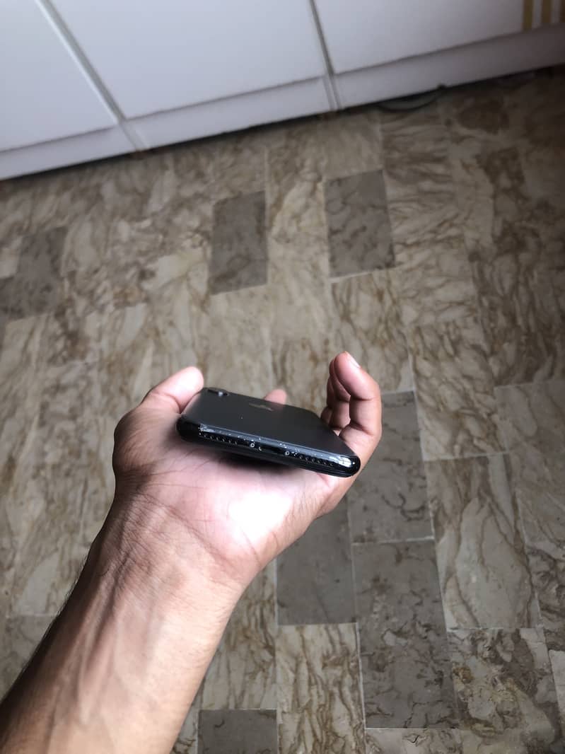 Apple iPhone X 5