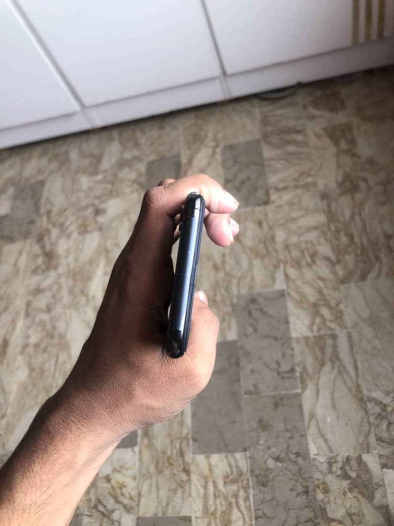 Apple iPhone X 6