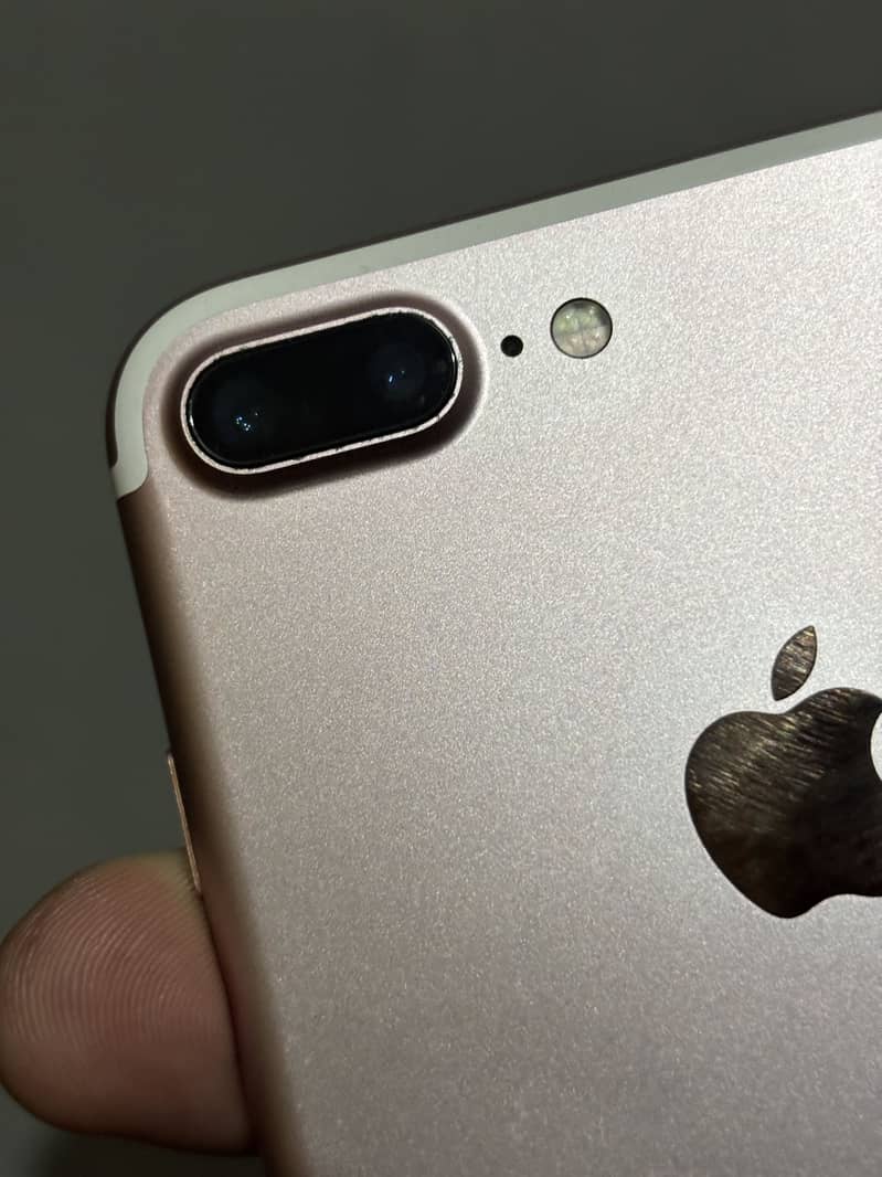 Apple iPhone 7 Plus 1