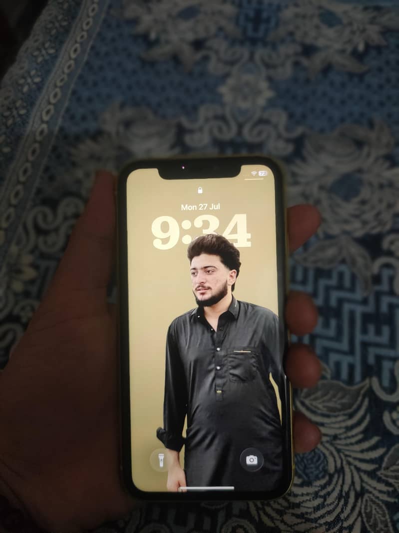 Apple iPhone 11 3